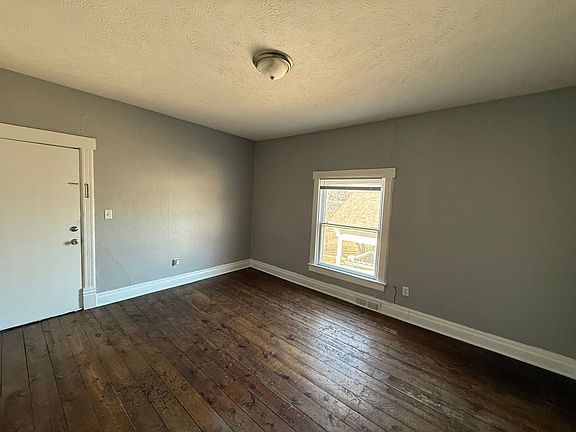 4th image of 1032 C St #3