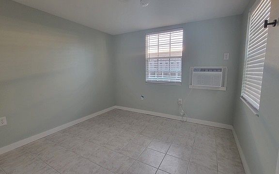 3rd image of 148 Cleveland Dr Unit 1-A