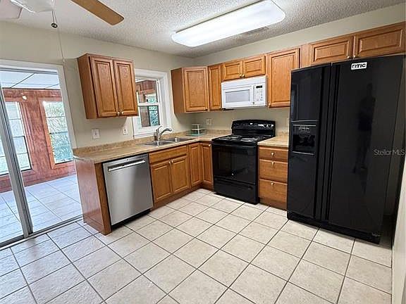 5th image of 7441 Carmel Ave