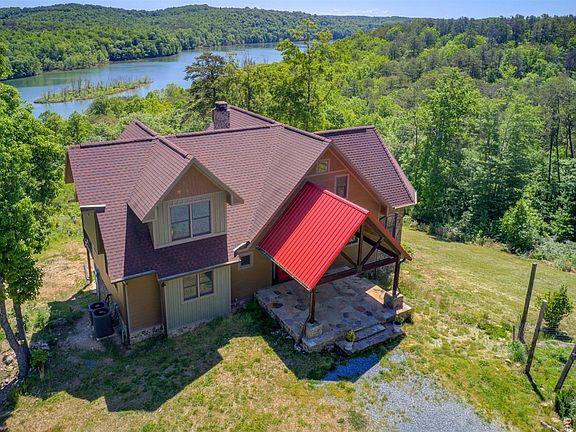 2nd image of 900 Faith Cove Dr