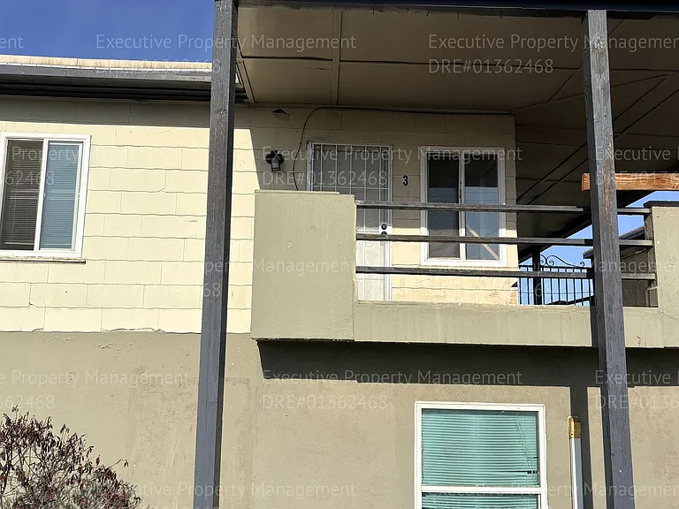 2190 Monterey St — Photo 2