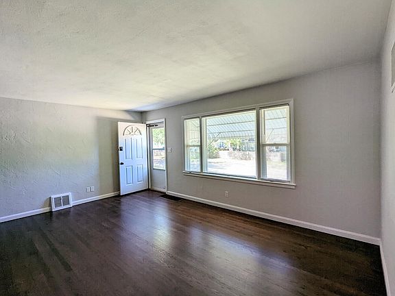 3rd image of 7101 Tracy Ave