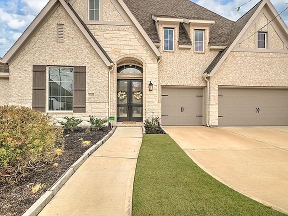 2nd image of 22119 Breakwater Ln