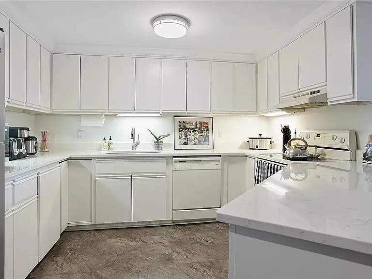 1 Marina Dr #204A — Photo 11