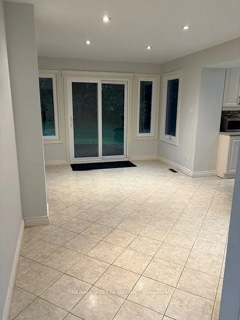 4 bed, $2,895 — Photo 4
