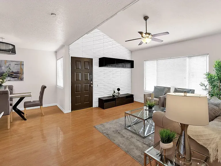 234 Hackamore Cmn — Photo 1