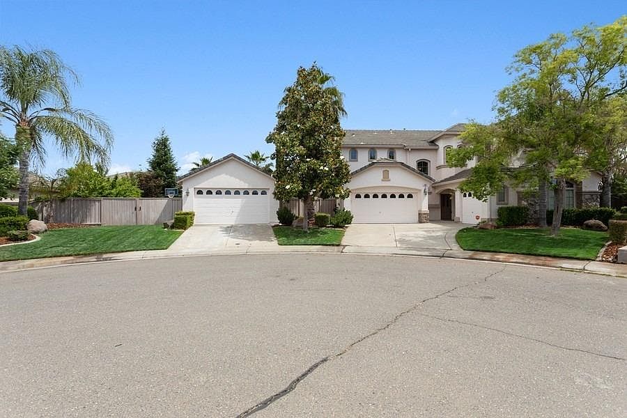 1st image of 408 Hovey Ct