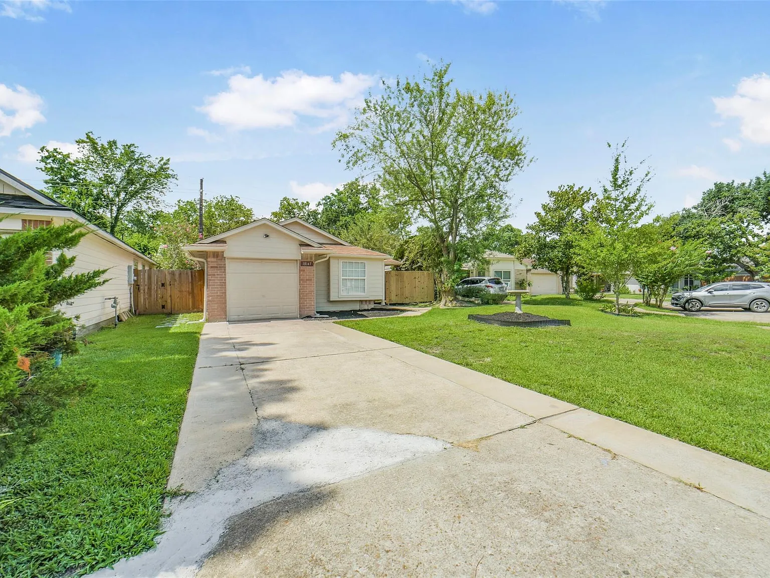 3 bed, 1.5 bath, 1190 sqft, $1,800 — Photo 4