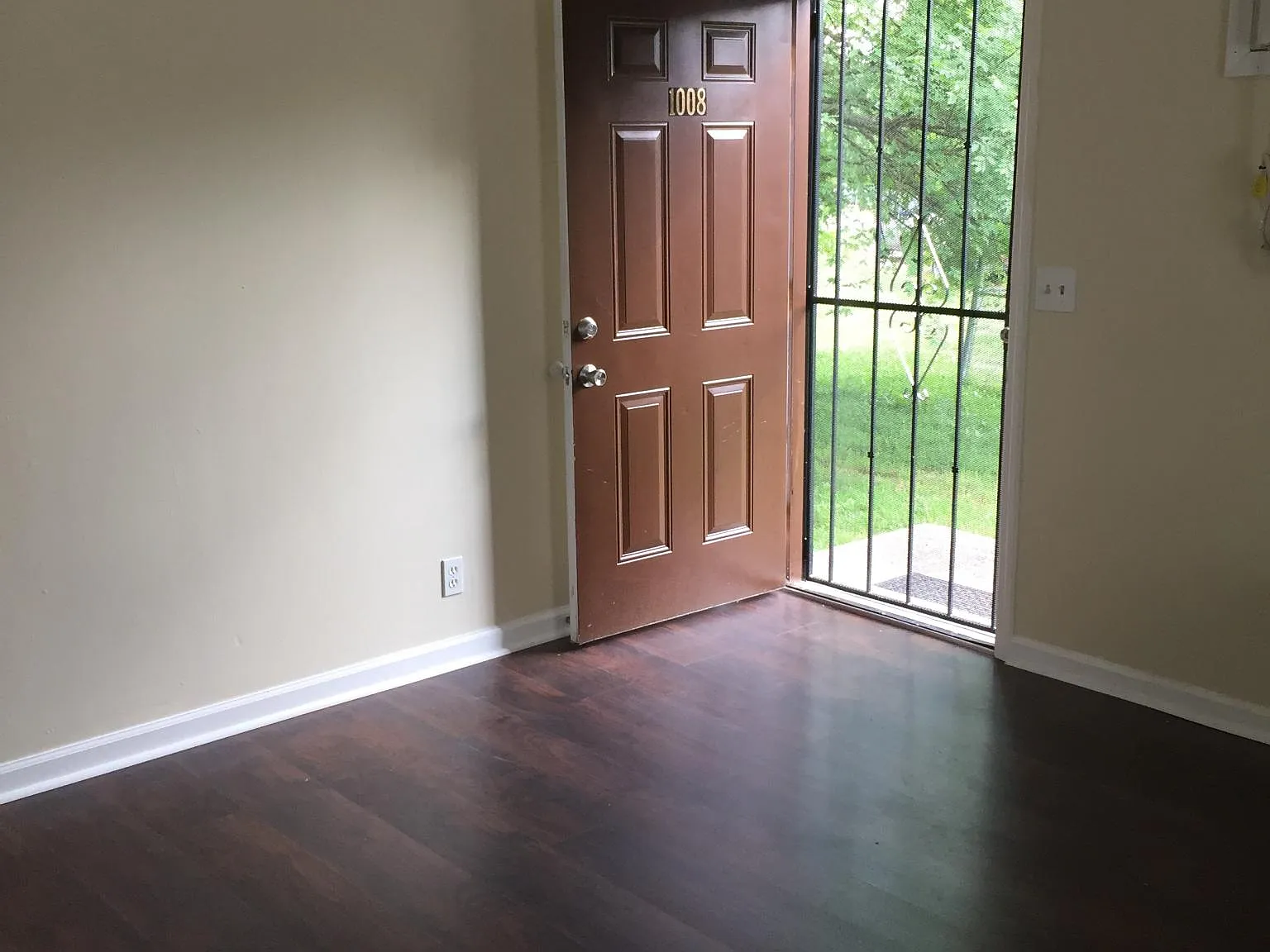 1008 Forest Ridge Ct — Photo 1