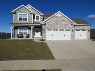 1208 Declaration Dr, Savoy, IL 61874