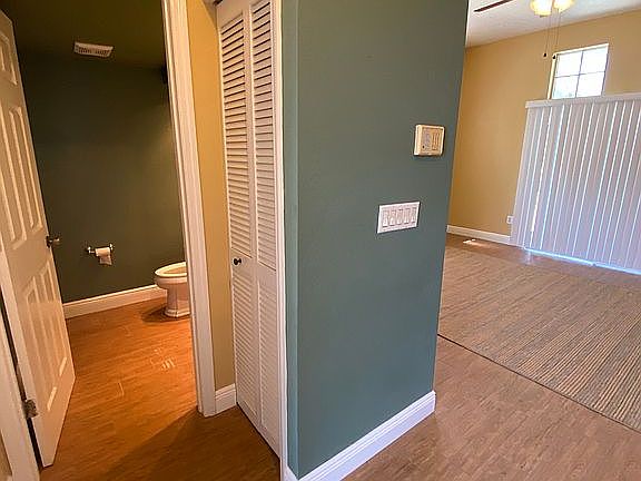 3rd image of 816 W Charing Cross Cir