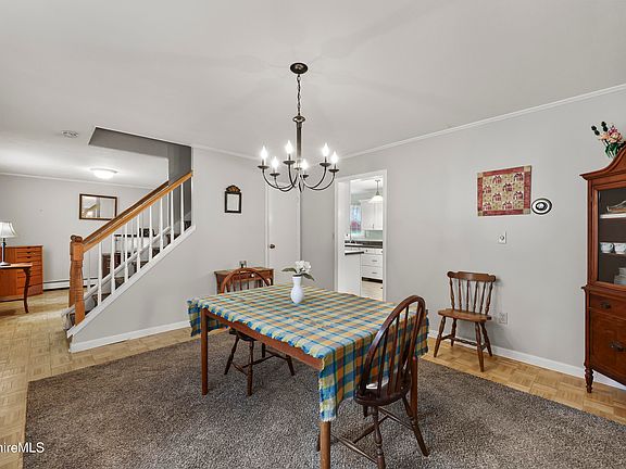 4th image of 130 Franklin St