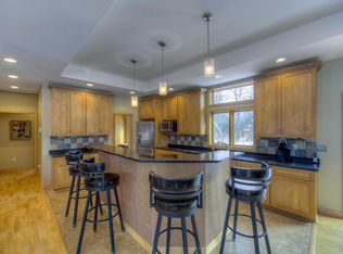 2209 Totem Trl, Minnetonka, MN 55305