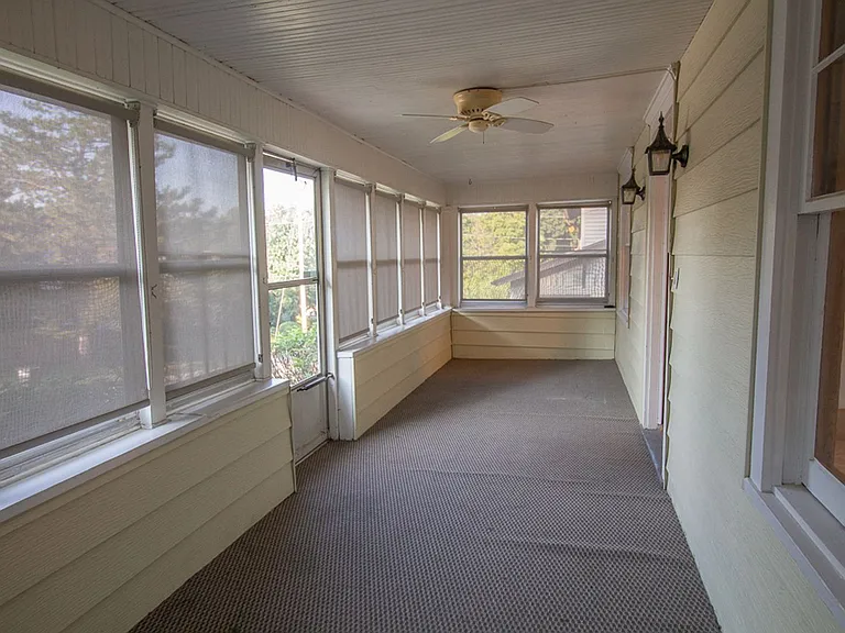 5404 Pacific St — Photo 2
