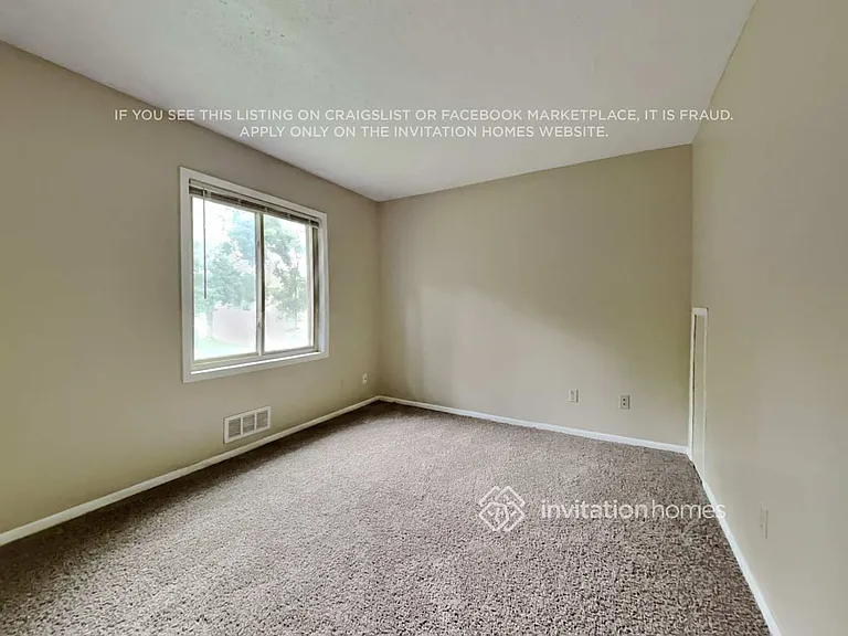 10273 Orleans Ln N — Photo 10