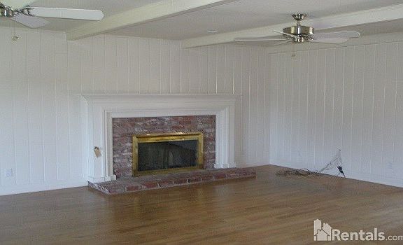 2nd image of 1171 E Cole Ave