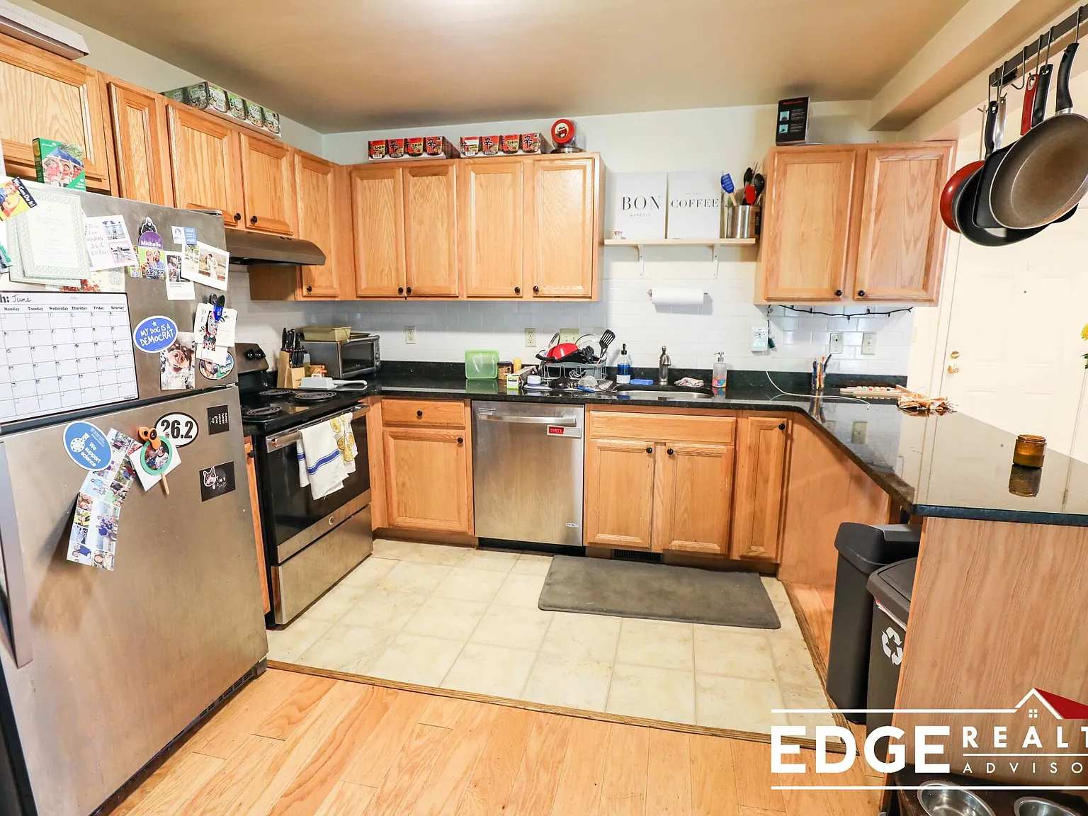 5 bed, 2.5 bath, 2000 sqft, $6,000 — Photo 3