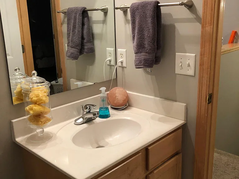2nd level full bath