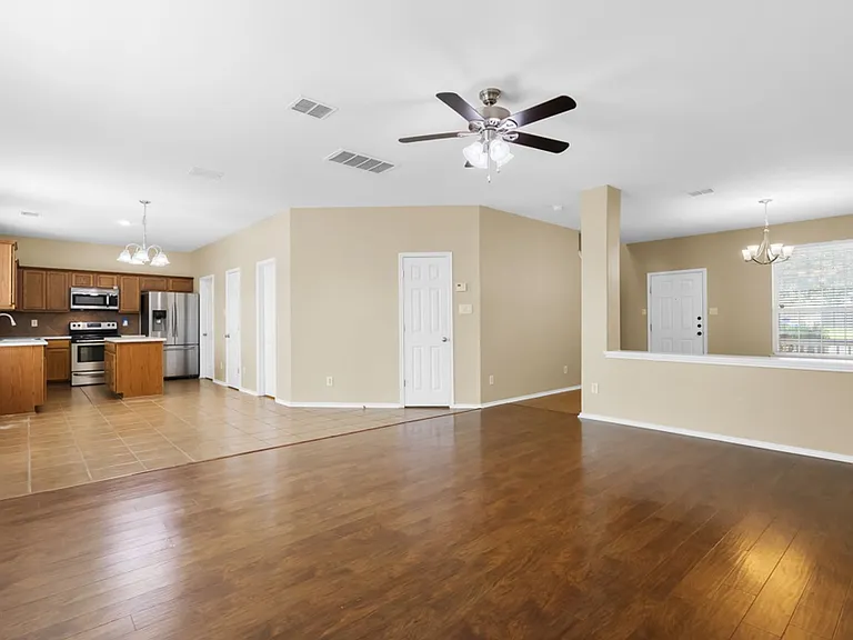 157 Carmel Dr — Photo 7