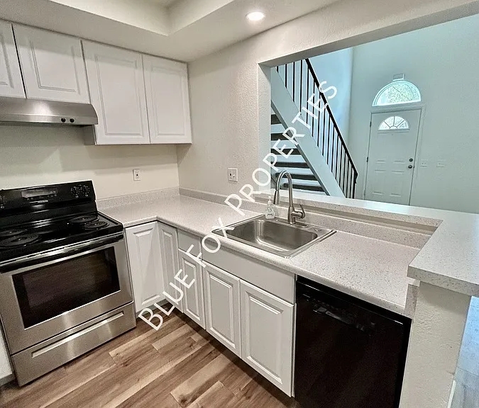2688 W Avenida Azahar — Photo 10