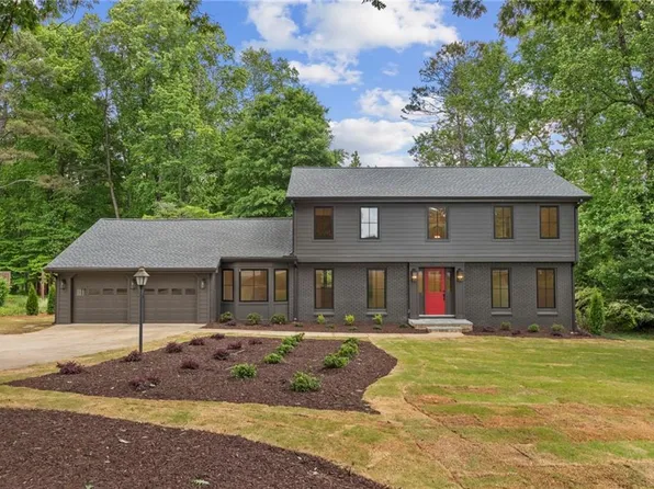 1125 Lake Charles Dr, Roswell, GA 30075