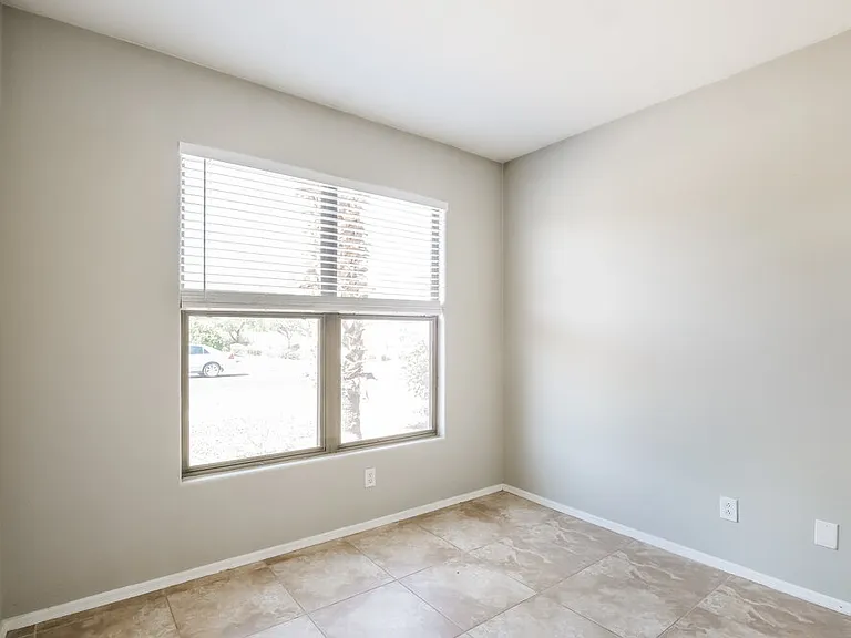 11809 W Hopi St — Photo 14