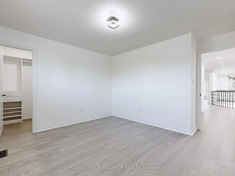 22A Waltham Cres — Photo 36