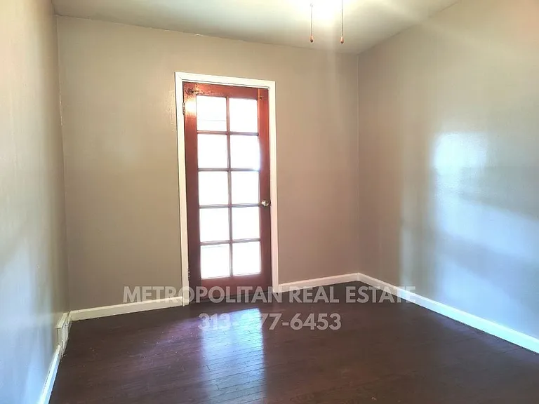 32139 Balmoral St — Photo 10