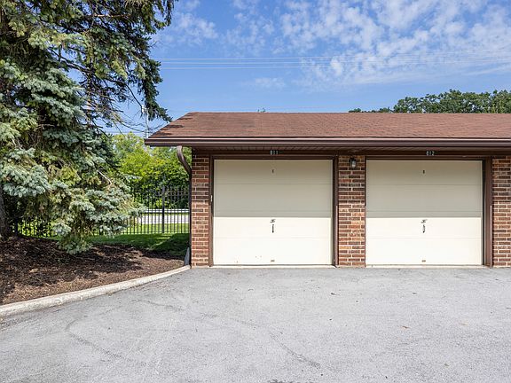 2nd image of 6413 Oak Forest Ave APT 1S