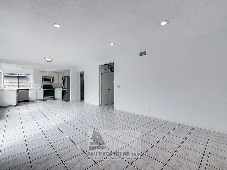 8602 Doremere Dr — Photo 7
