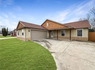 1828 S C St, Rogers, AR 72756
