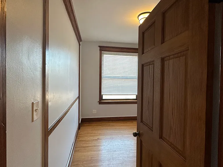 1949 W Grace St #E2 — Photo 11