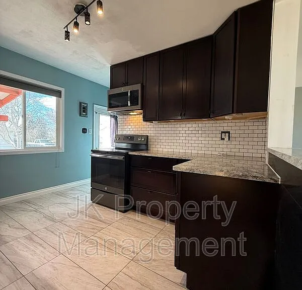 2416 4th Ave S — Photo 11
