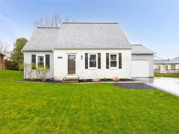 189 Raintree Ln, Hilton, NY 14468