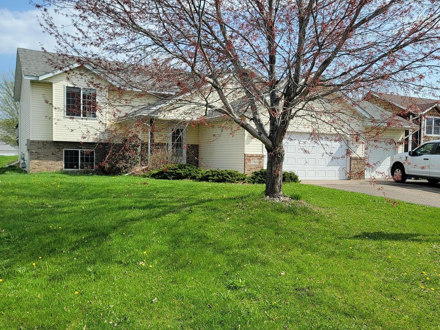 10960 Shoreline Ct, Chisago City, MN 55013 Zillow