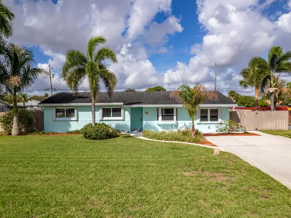 1061 Pineway Drive, Haverhill, FL 33417