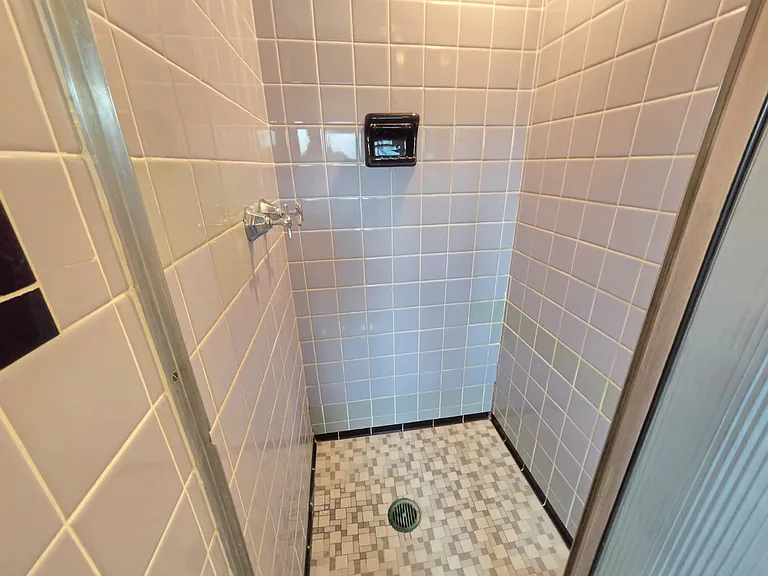 15915 Hilton St — Photo 24