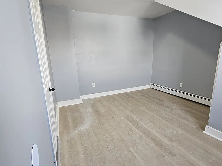 60 Pearl St #3 — Photo 2
