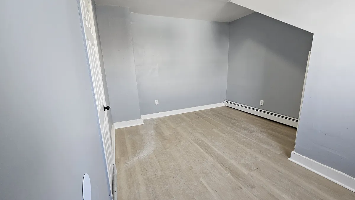Building Photo - 60 Pearl St #3
