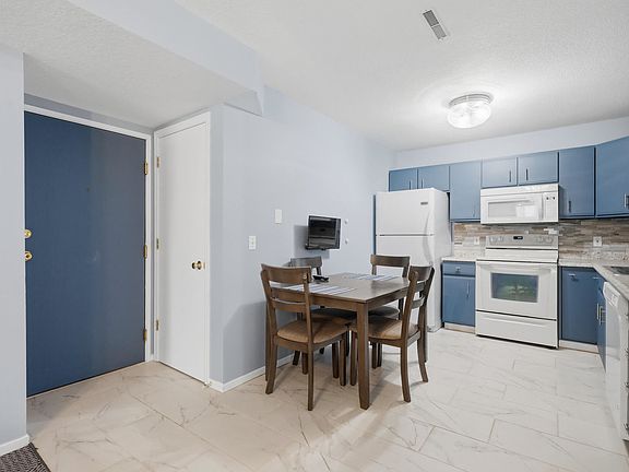 2nd image of 4188 Fairview Dr APT 2