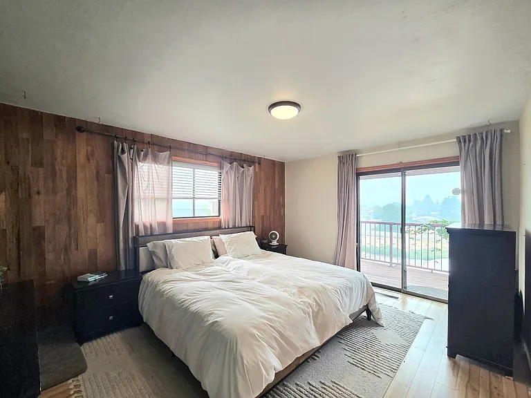 2211 NW Cascade Ave — Photo 17