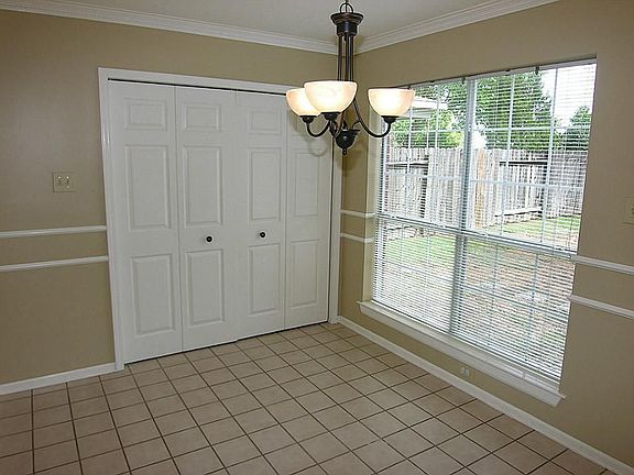 4th image of 15330 Chestnut Falls Dr