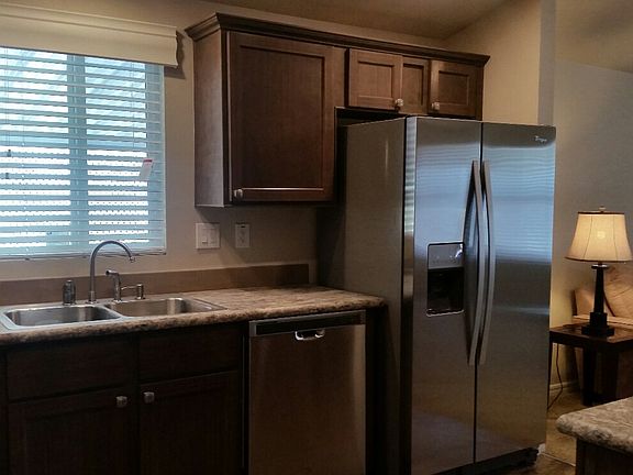 5th image of 585 Doe Ln SE