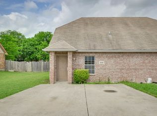 404 Kings Way Dr, Mansfield, TX 76063