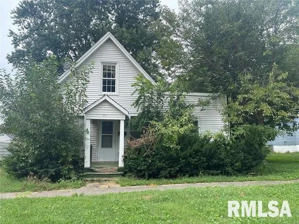711 N Franklin St, Litchfield, IL 62056