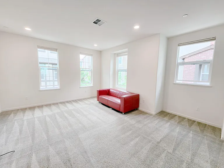 1025 Gabbiano Ln #1 — Photo 4
