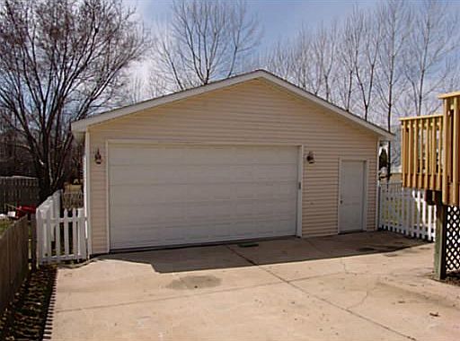 2nd image of 2906 SW Glenbrooke Blvd