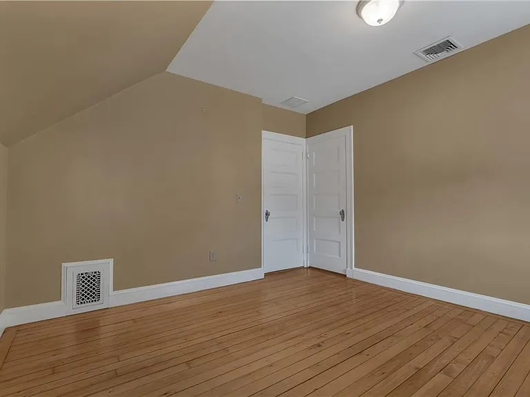 98 Butler Ave — Photo 21