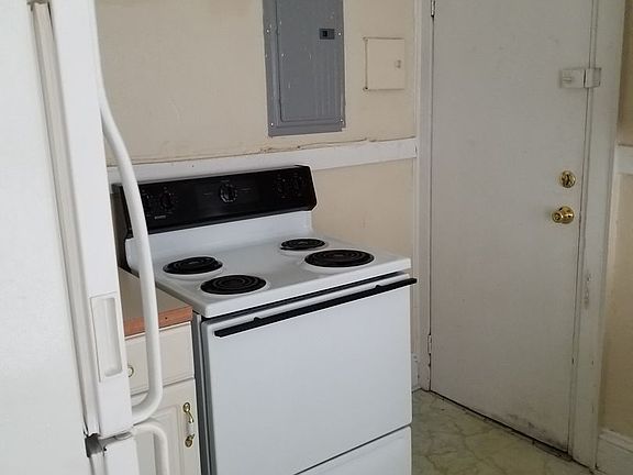 3rd image of 1044-1046 Willowbranch Ave