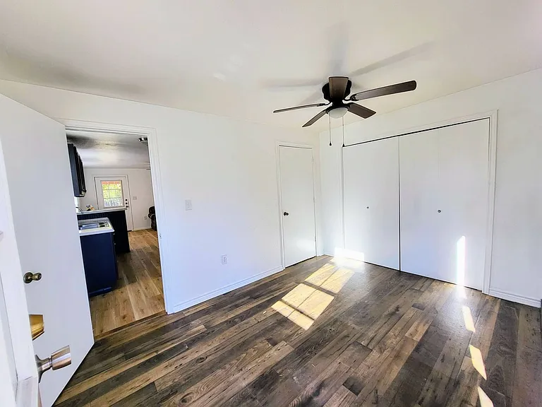 1317 E Main St — Photo 12